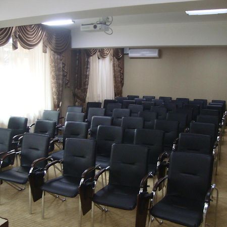 Voyage Hotel Almaty Bagian luar foto