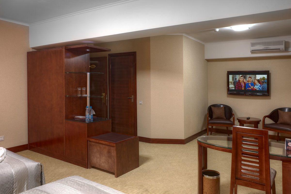 Voyage Hotel Almaty Bagian luar foto
