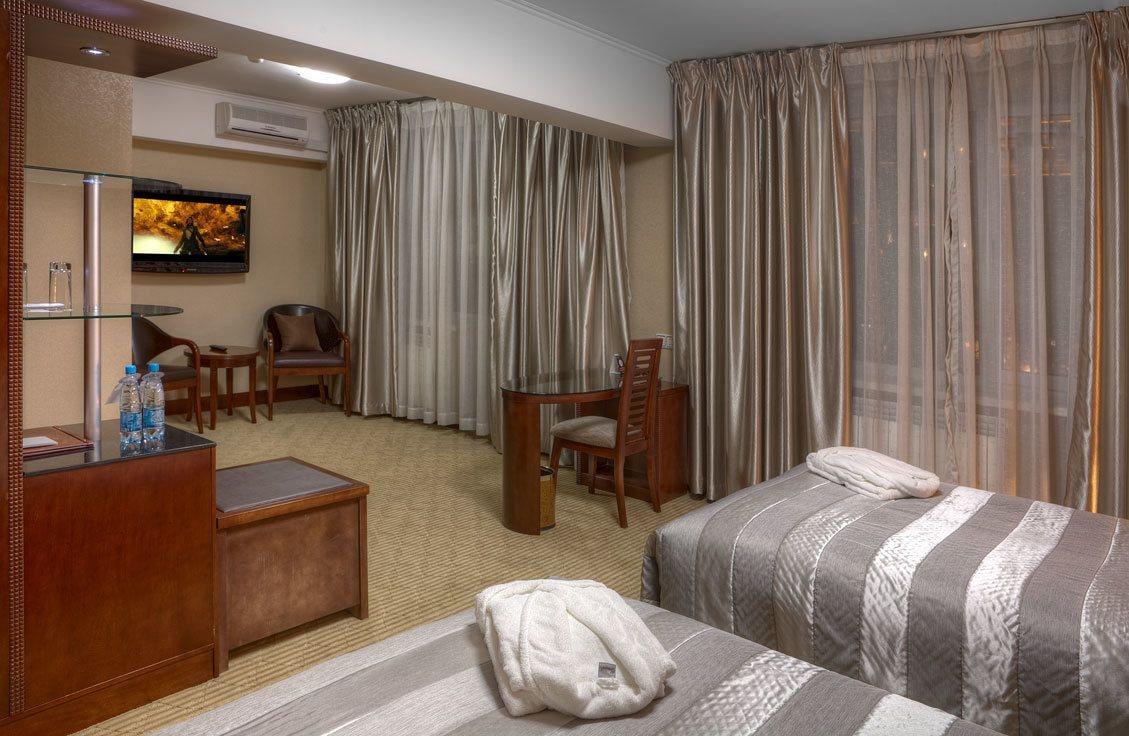 Voyage Hotel Almaty Bagian luar foto