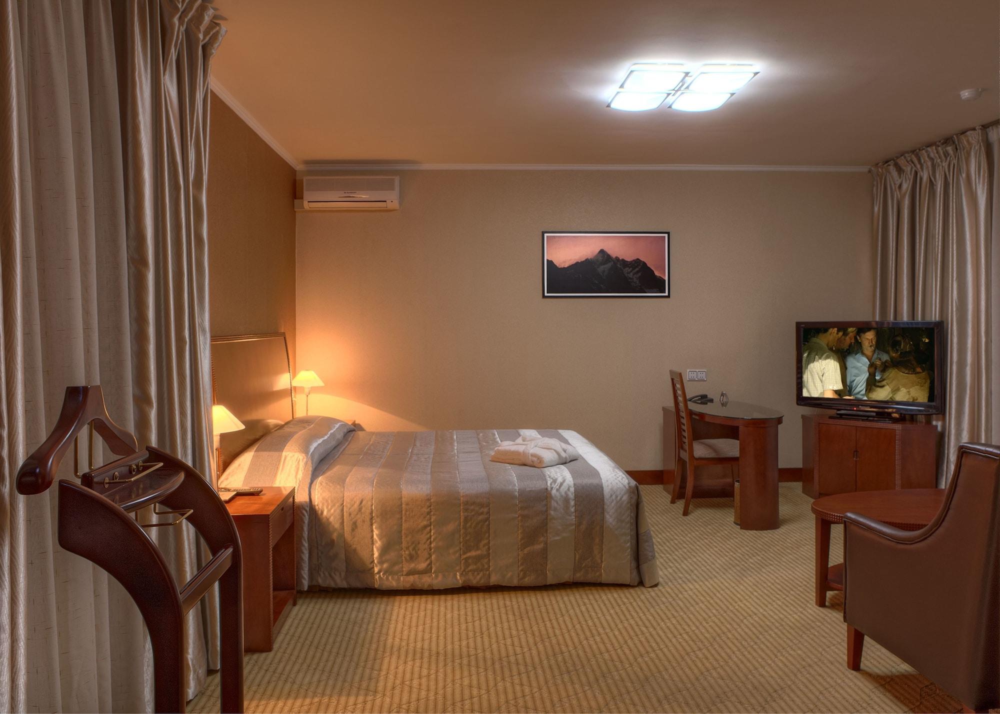 Voyage Hotel Almaty Ruang foto