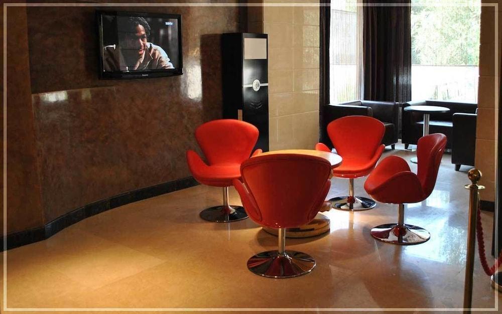Voyage Hotel Almaty Ruang foto