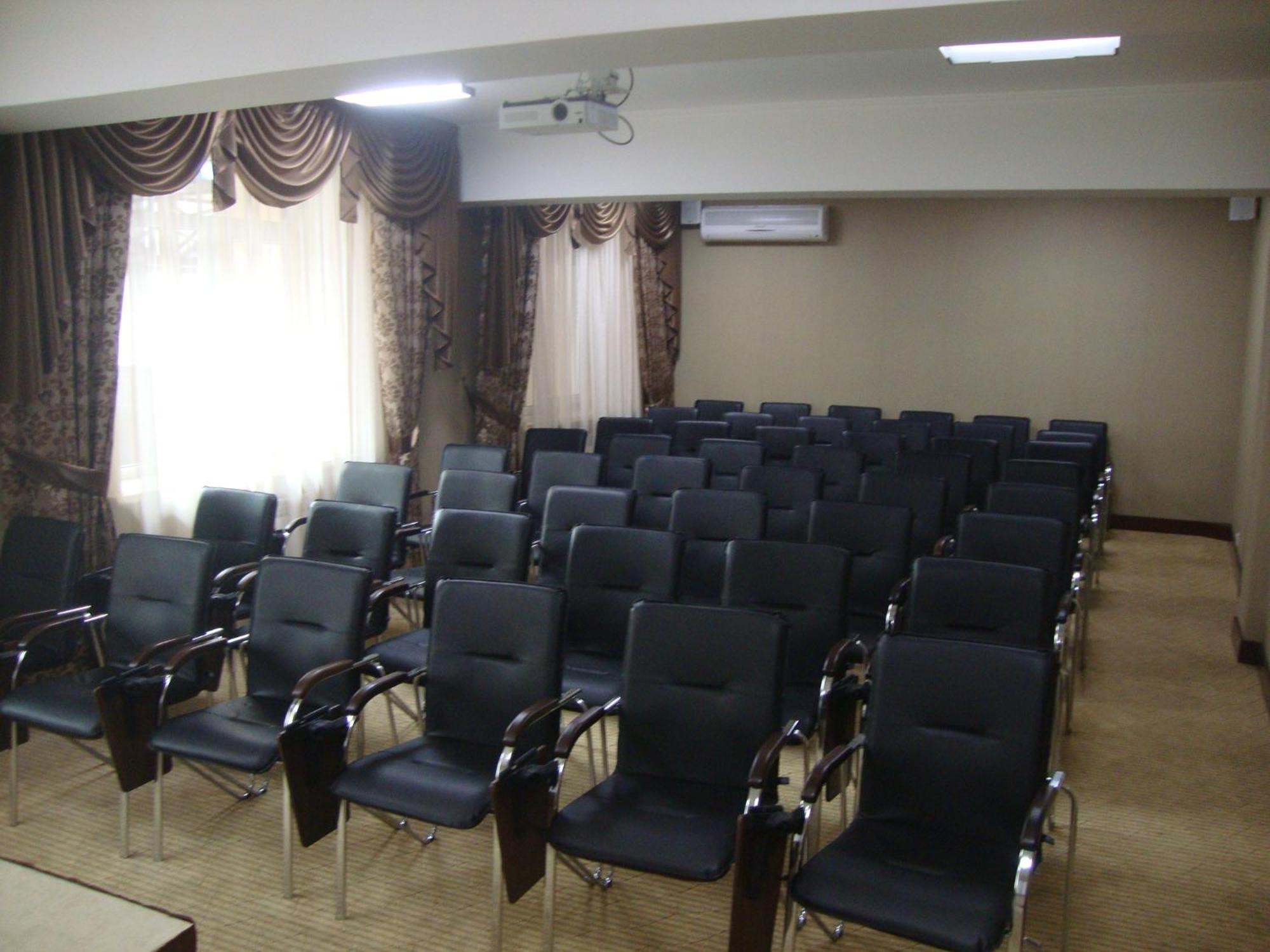 Voyage Hotel Almaty Bagian luar foto
