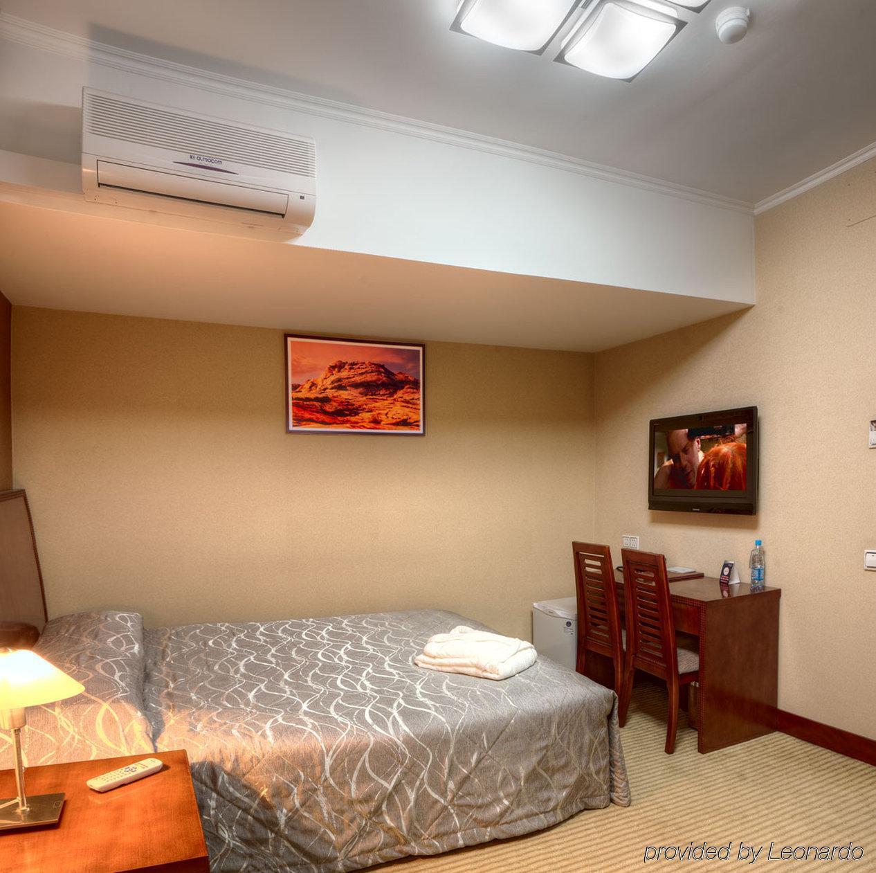 Voyage Hotel Almaty Ruang foto