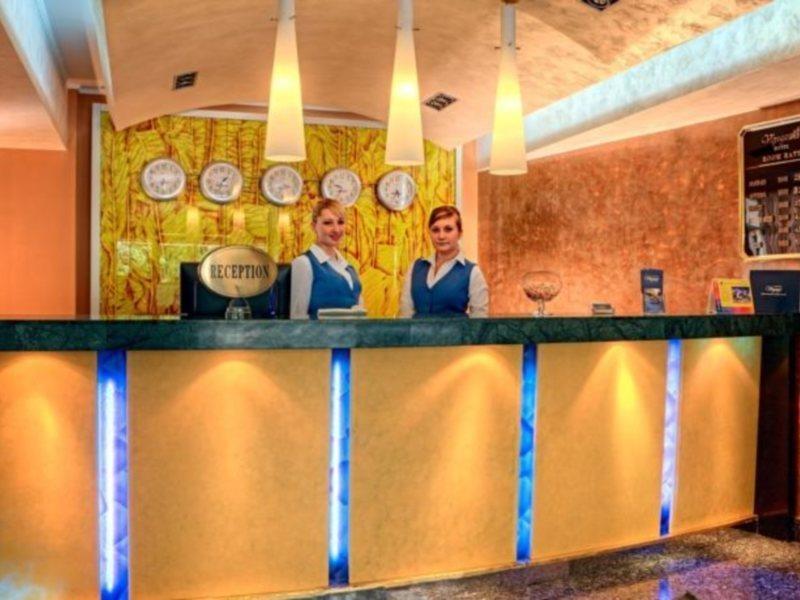 Voyage Hotel Almaty Bagian luar foto