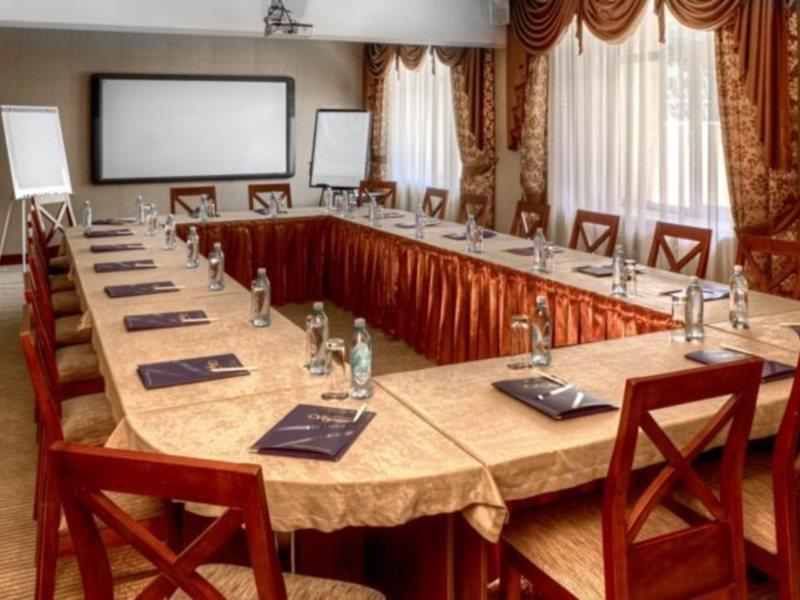 Voyage Hotel Almaty Bagian luar foto