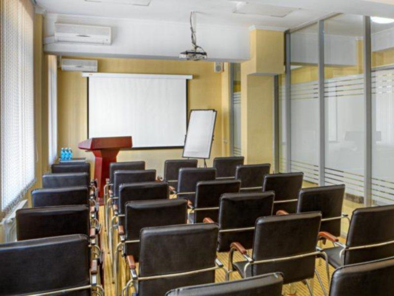 Voyage Hotel Almaty Bagian luar foto