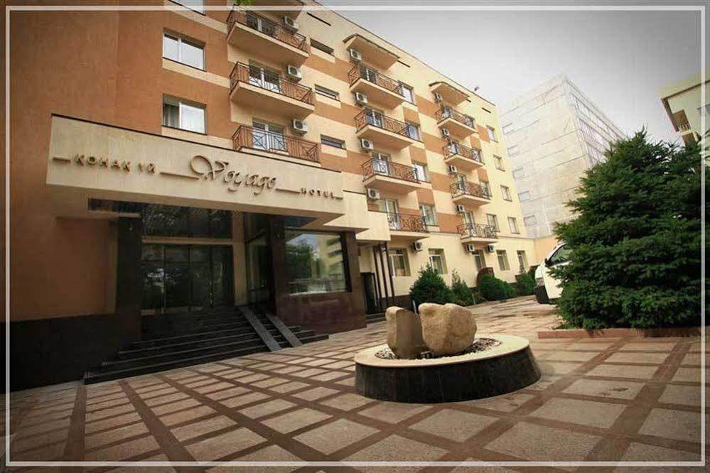 Voyage Hotel Almaty Bagian luar foto